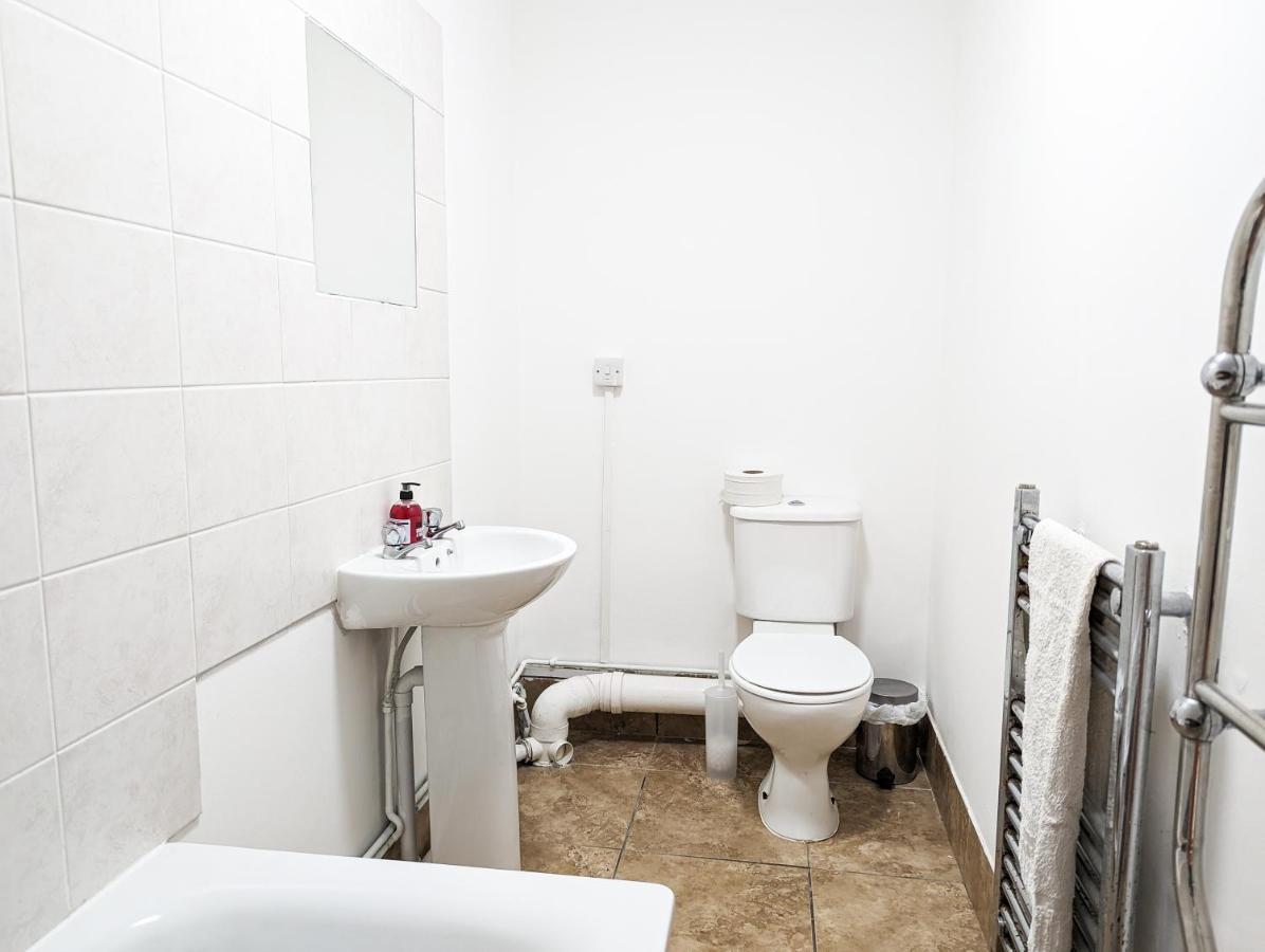 Cozy Central Apartments - With Private Kitchens & Bathrooms ポーツマス エクステリア 写真