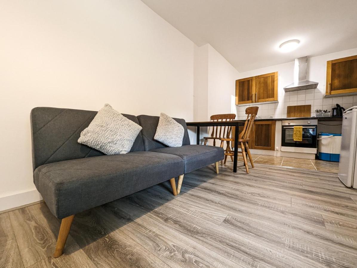 Cozy Central Apartments - With Private Kitchens & Bathrooms ポーツマス エクステリア 写真