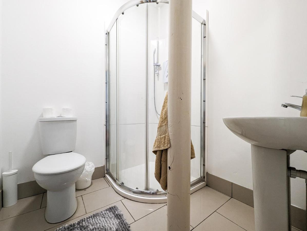 Cozy Central Apartments - With Private Kitchens & Bathrooms ポーツマス エクステリア 写真