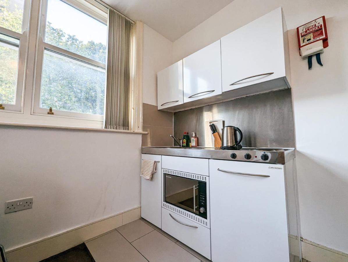 Cozy Central Apartments - With Private Kitchens & Bathrooms ポーツマス エクステリア 写真